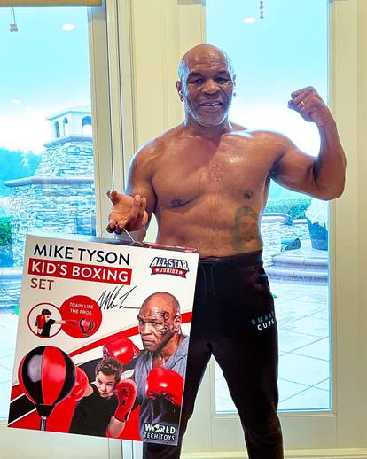 FOTO Kakva mrcina! Mike Tyson šokirao transformacijom uoči borbe protiv 30 godina mlađeg