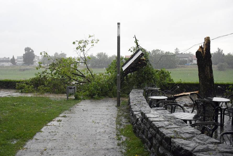 Olujno nevrijeme zahvatilo Sisak