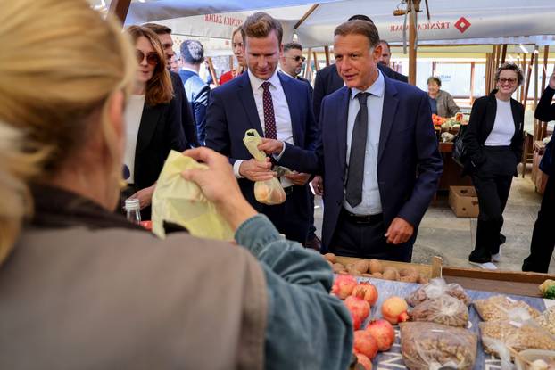 Zadar: Predsjednik Hrvatskog sabora Gordan Jandroković obišao je manifestaciju pod nazivom „Pijat na Pijaci“ 
