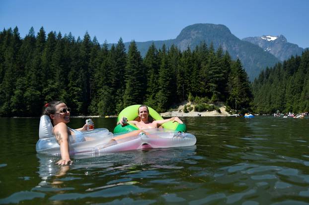 Heatwave hits the Canadian west coast