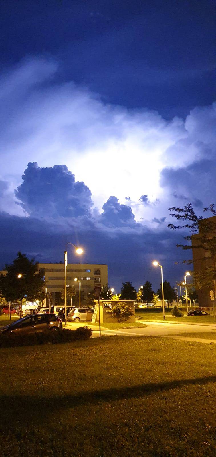 'Munje su obasjale Zagreb kao da je dan, ali ništa se ne čuje!'