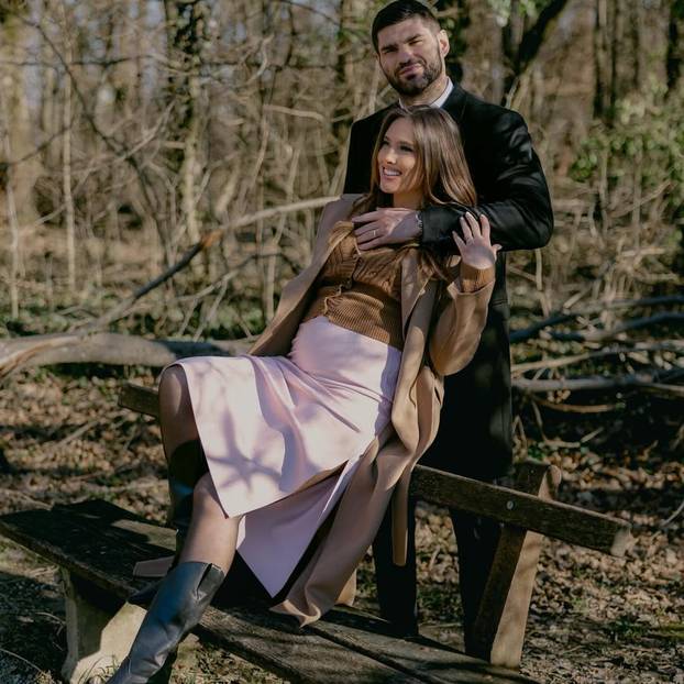 FOTO Ovo je ljepotica koja je osvojila srce Filipa Hrgovića. Od početka stoji uz 'El Animala'...