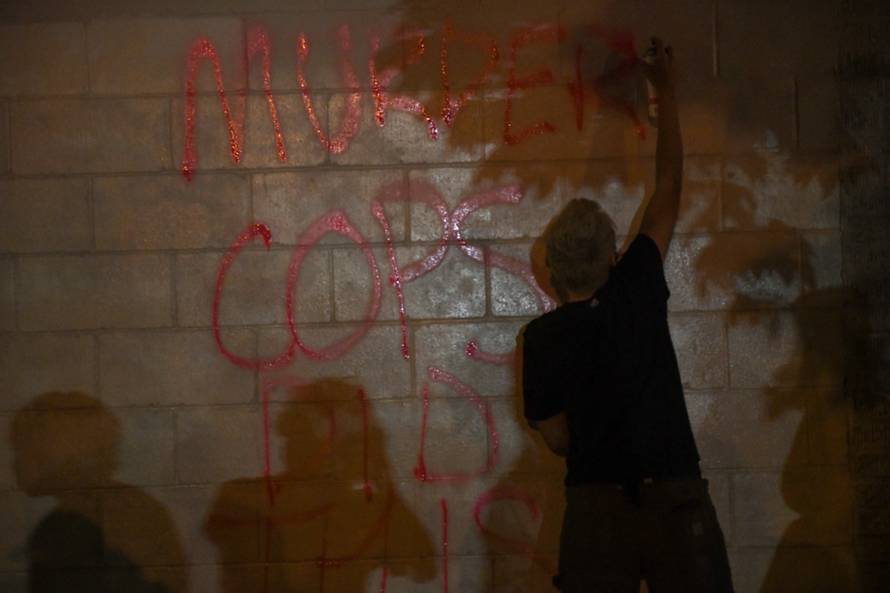 Šef policije ispričao se obitelji, Trump: 'Ovo je tužan događaj'