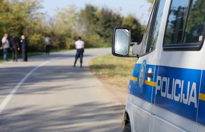 Policija o nesreći kod Osijeka: Mladić izletio s ceste i poginuo. Nije bio vezan u automobilu
