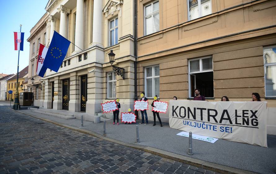 'Prodajemo pomorsko dobro na 99 godina po hitnom postupku'