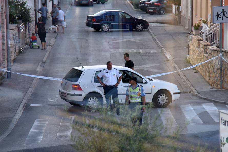 Pula: MuÅ¡karac prijetio oruÅ¾jem i rezao se, policija ga uhitila