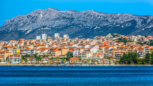 Seafront,View,At,Picturesque,Small,Town,Podstrana,In,Suburb,Of