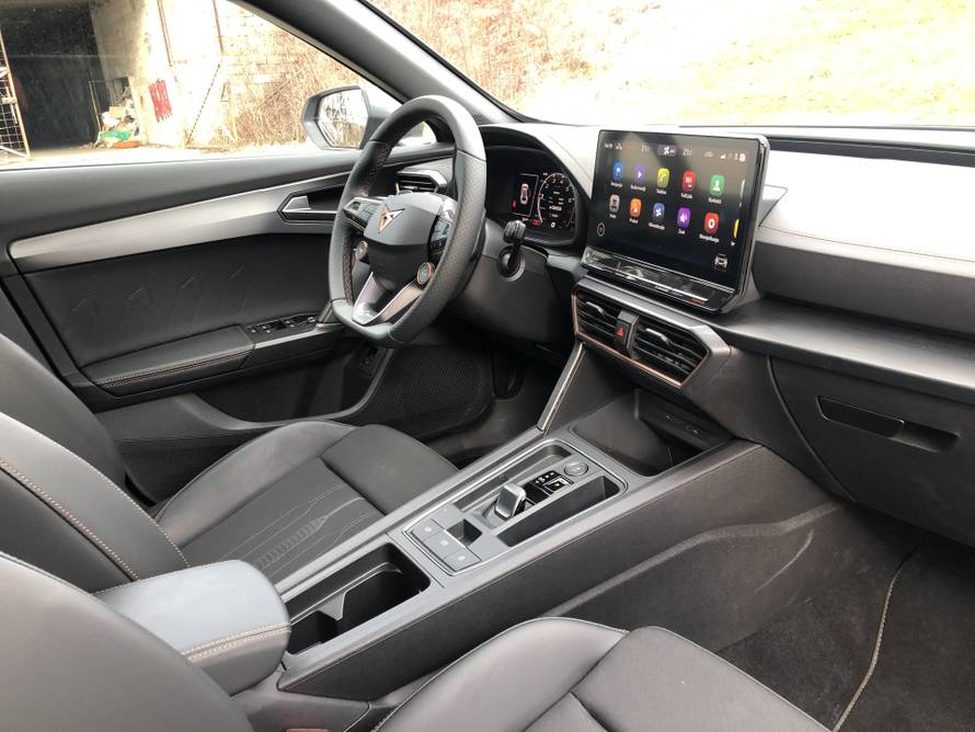 Izgleda spektakularno, lovi poglede i ubrzava 'kao raketa'