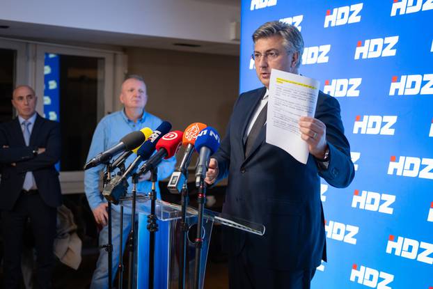 Zagreb: Andrej Plenković dao je izjavu za medije nakon sjednice predsjedništva HDZ-a