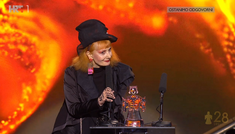 Josipa Lisac uručila nagradu Albini: 'Hvala vam od srca, hvala na slatkim savjetima'