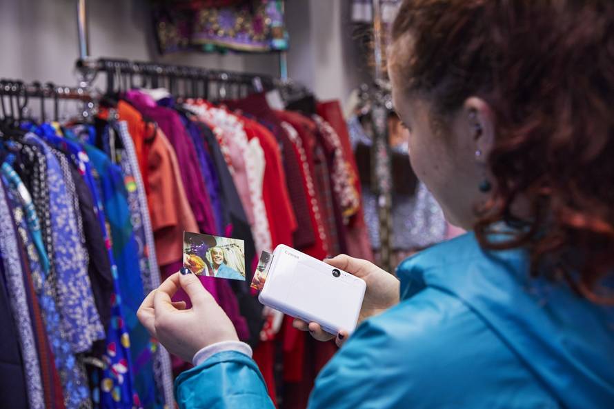 Fotke može odmah isprintati, ali i dijeliti na društvene mreže