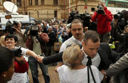 Tužitelj: Pistoriusova verzija je laž, Reeva je pokušala pobjeći