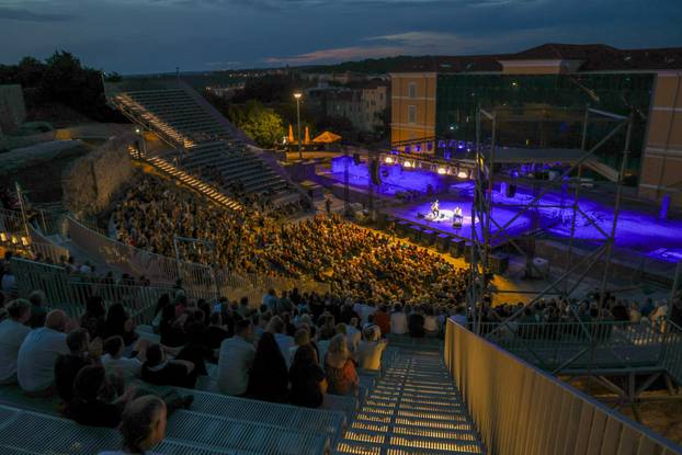 Pula: Vlatko Stefanovski I Miroslav Tadic odrzali su koncert u malom rimskom kazalistu