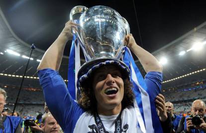 Chelsea odbio Barceloninih 40 milijuna eura za Davida Luiza