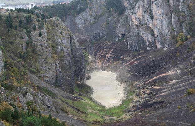 Imotski: Presušilo je  Modro jezero