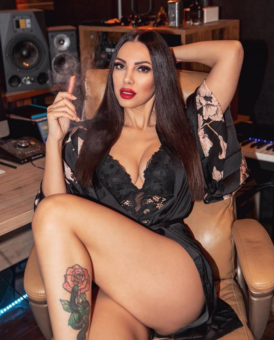 Žanamari zagolicala maštu i pokazala da se treniranje isplati: 'Jao što si utegnuta'