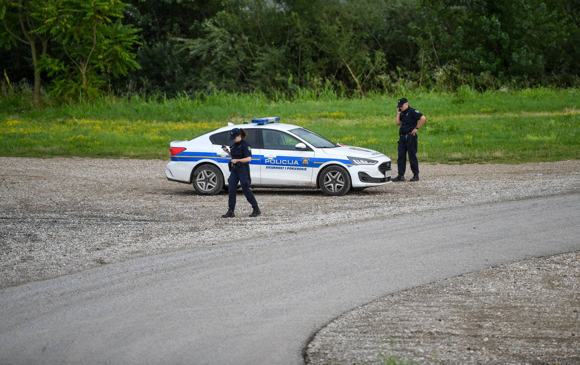 Zagreb: Policija zatvara cestu kod oteretnog kanala Odra-Sava