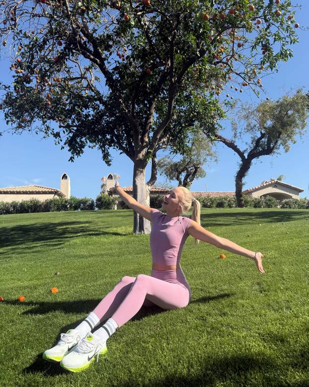 FOTO Ruska tenisačica je rekla da muškarci moraju zarađivati više. Razvela se, pa našla novog