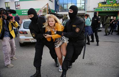'Samo kukavice tuku žene': U Minsku priveli stotine ljudi