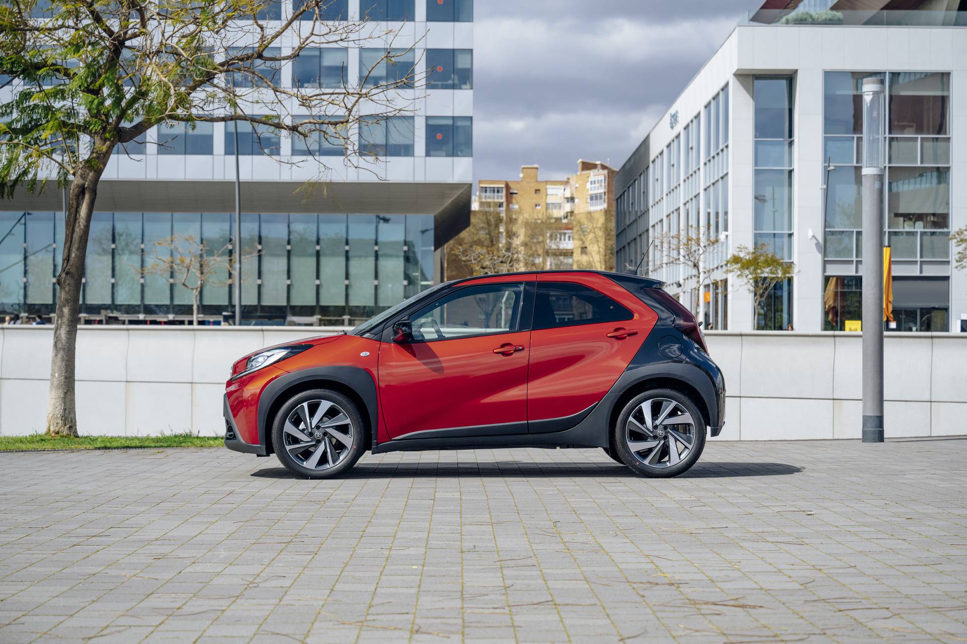 Vozili smo novu Toyotu Aygo X: Maleni automobil s crossover karakterom i gradskom 'dušom'