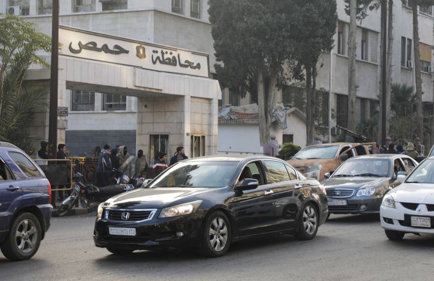 Syrian rebels gather in Homs