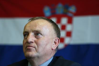 Krešić: Onaj tko se ne pridržava statuta, ne može biti u Zboru