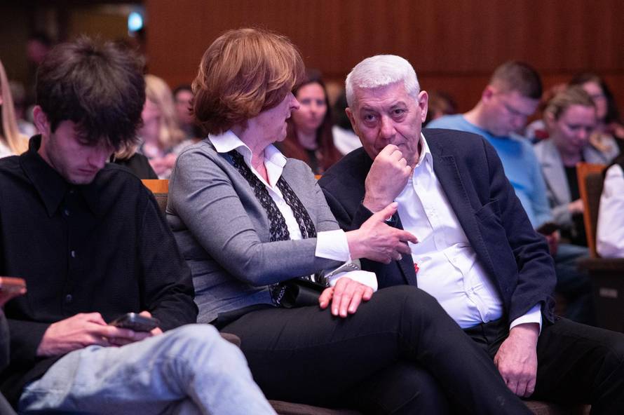 Zagreb: 40 godina klape Cambi