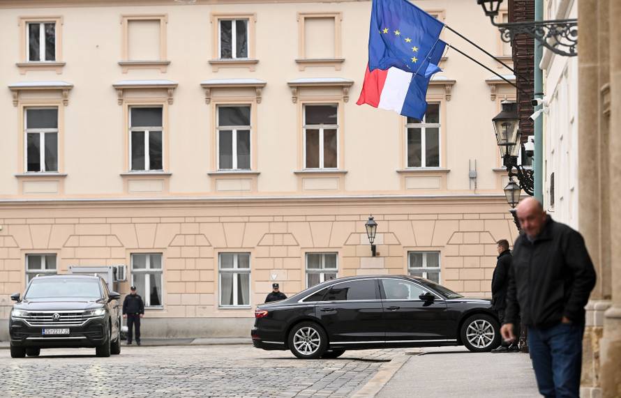 Zagreb: Dolazak na sjednicu Vijeća za nacionalnu sigurnost i Vijeća za obranu