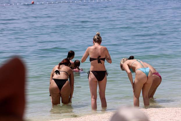 Split: Kupači na novoj plaži Žnjan