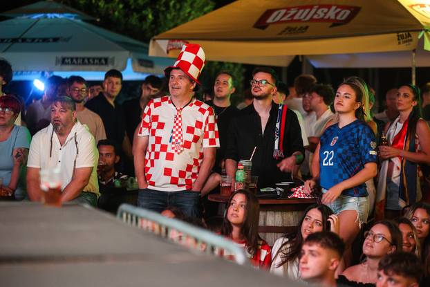 Split: Navijači Hrvatske reprezentacije prate utakmicu protiv Paname