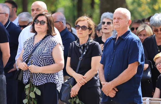 Zagreb: Posljednji ispraćaj Luce Mamić, majke Stojana, Zdravka i Zorana Mamića