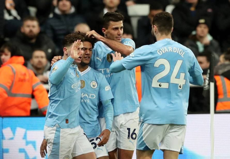 Premier League - Newcastle United v Manchester City