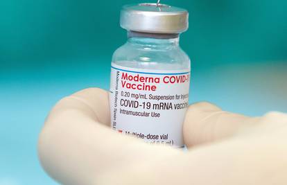 Američka FDA razmišlja o odobrenju pola treće doze Moderninog cjepiva