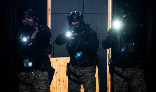 FOTO Counter-strike na hrvatski na&ccaron;in! Pogledajte vje&zcaron;bu vojne policije i specijalaca iz MUP-a