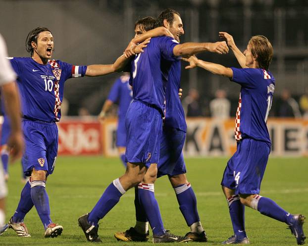 ARHIVA - 2006. Zagreb: Vatreni i "maksimirska krtica" srušili su Englesku 