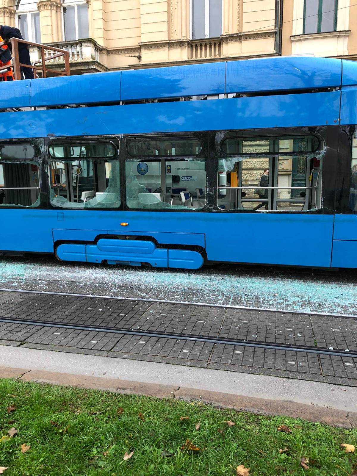 Tramvaji ne voze kroz centar: 'Trola je pala i sve je puknulo'