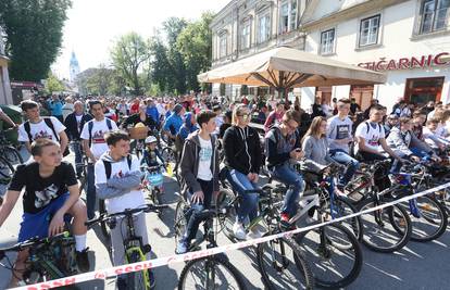 Više od dvije tisuće Karlovčana u  biciklijadi za Praznik rada