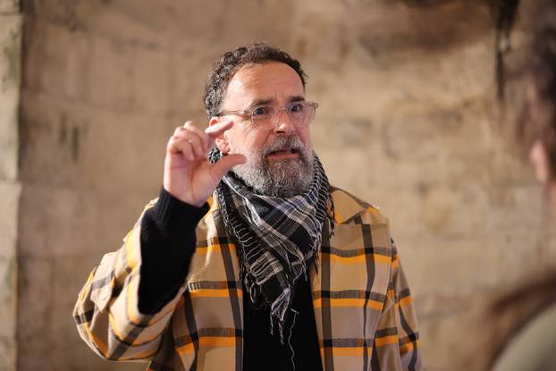 Split: U Dioklecijanovim podrumima otvorena izložba Martine Miholić "Dream waves: undercurrent noise"