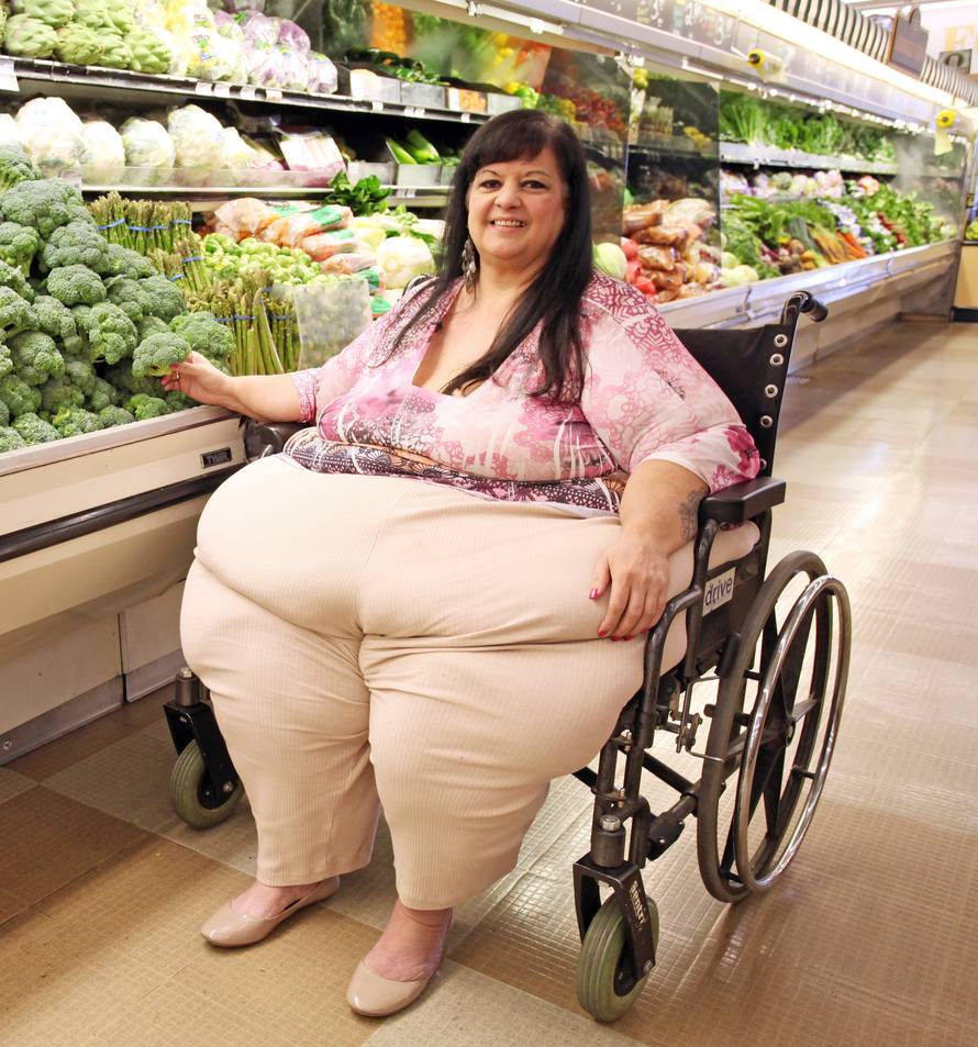 Former Weight-Gain Queen Drops 240lbs To Save Her Life