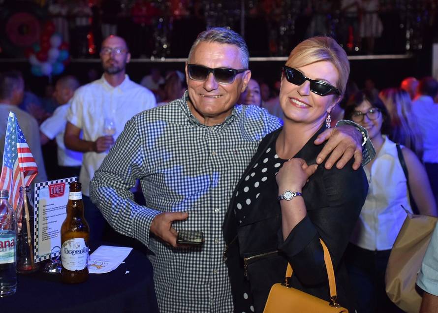 Kolinda u kožnjaku i točkastoj haljini slavila američki praznik