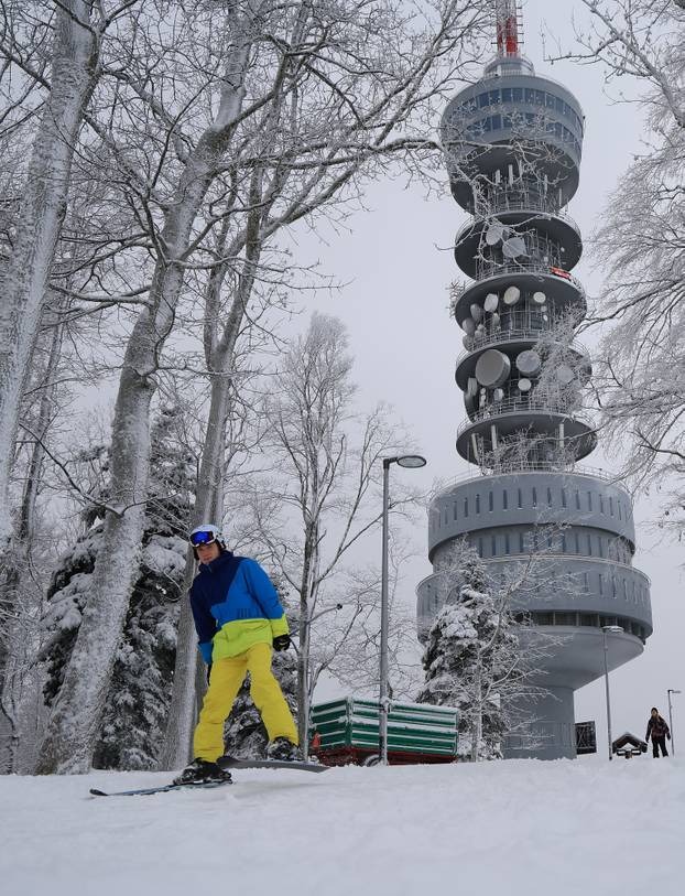 Zagreb: Započela skijaška sezona na Sljemenu 