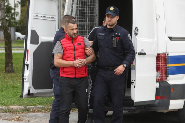 Karlovac: Privodenje dvojice osumnjicenih za pljacku zastitarskih kombija