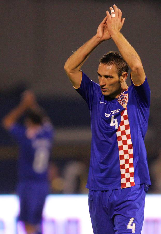 ARHIVA - 2006. Zagreb: Vatreni i "maksimirska krtica" srušili su Englesku 