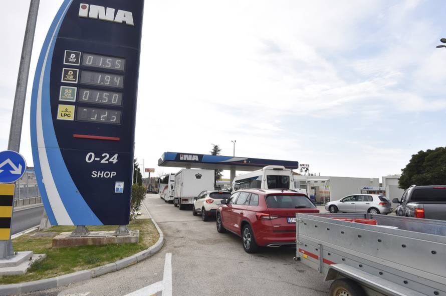 Šibenik: Gužve na benzinskim postajama zbog najavljenog poskupljenja
