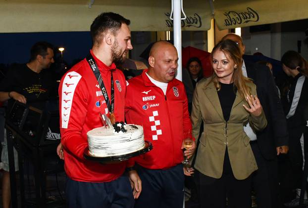 FOTO Pogledajte svečani doček Veočića nakon osvajanja bronce na Svjetskom prvenstvu u boksu
