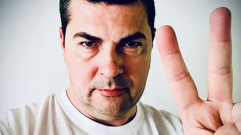 CRVENI I OPASNI: Policija u Puli zaustavila auto, u njemu su bili slovenski političar i SDP-ovka