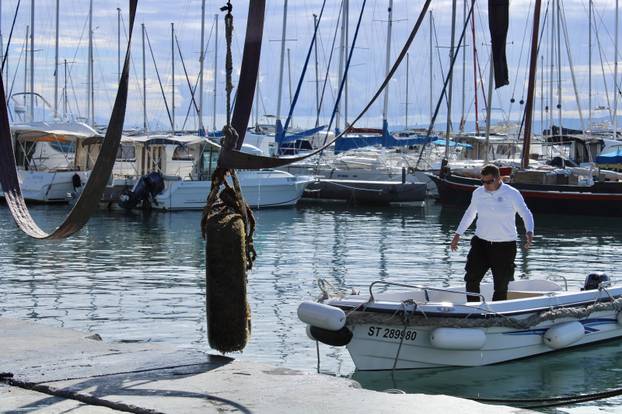 FOTO Pogledajte što su ronioci izvukli iz mora na eko akciji u Splitu: Sve je puno smeća...