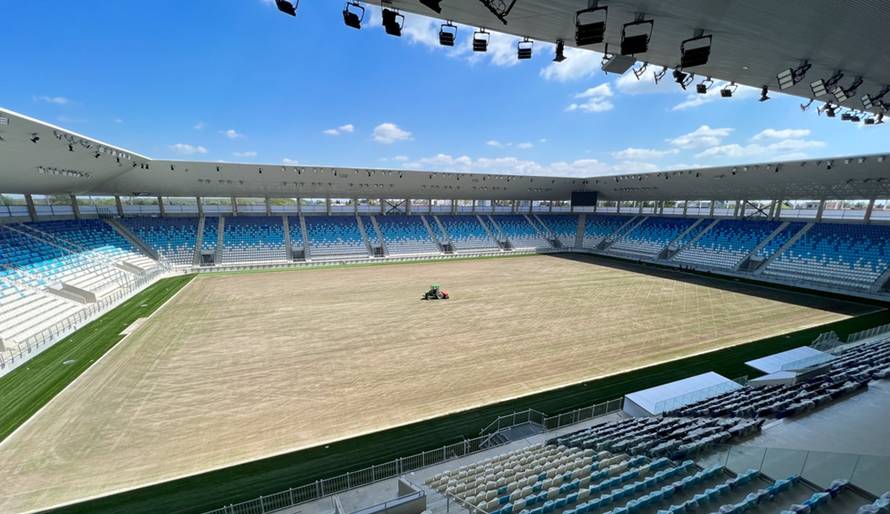 FOTO Posijana trava na Opus Areni, novom stadionu Osijeka