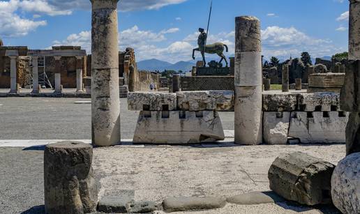 Arheolozi iskopali netaknut pult zalogajnice u Pompejima