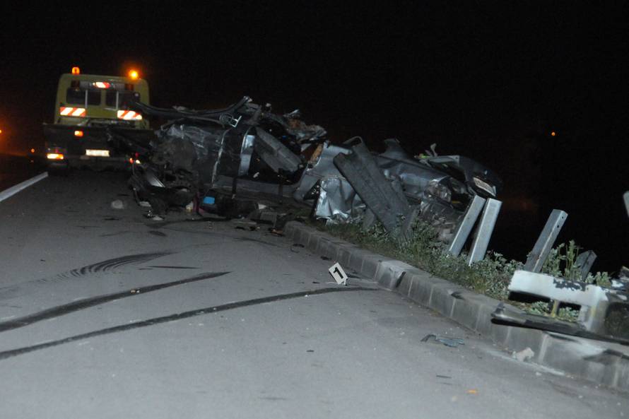 Nesreća kod Vinkovaca: Žena u teškom stanju, dvoje poginulih